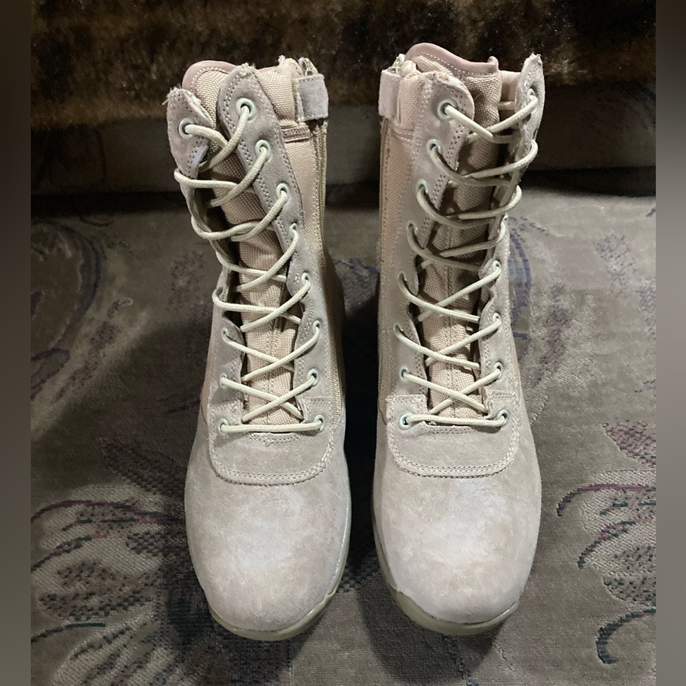 Men’s Hommes Boots size 9